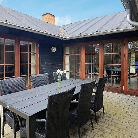 6 Person Holiday In Bl Vand Blåvand